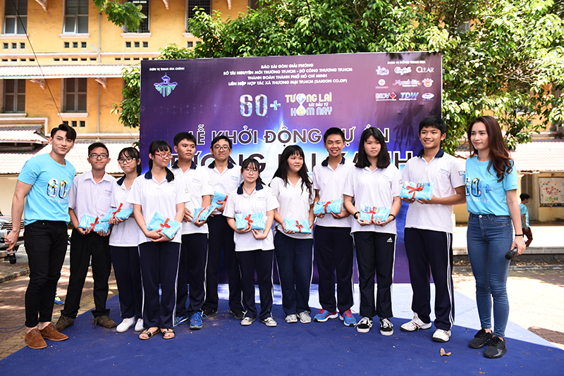 Khởi[-]động[-]dự[-]án[-]Tương[-]lai[-]xanh[-]cho[-]học[-]sinh[-]khối[-]10[-]trường[-]Trung[-]học[-]Thực[-]hành